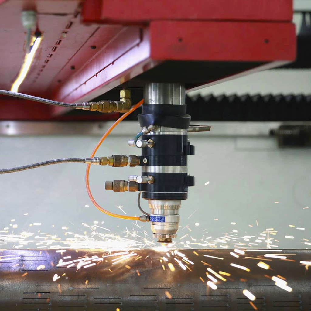 steel plasma cutting
